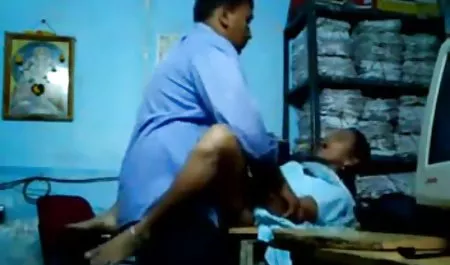 Çikolata kedi parmaklı din alır yeşilçam seksfilmi