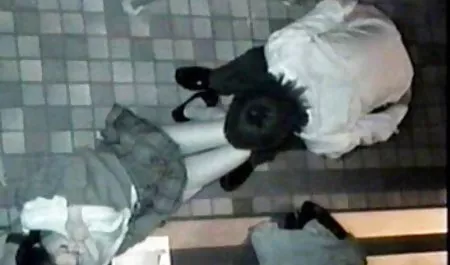 Alman MILF bir www yeşilçam erotik lanet vermek için bisikleti tamir için