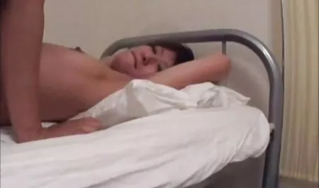 Uzakta iken siyah dürtü ev hanımı kocasını yeşilcam sex izle aldatıyor