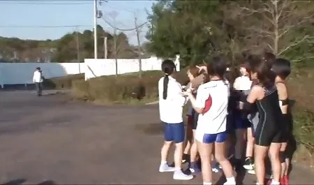 Şeftali ve Eva oynamak yaprak özdemiroğlu seks gibi Lez