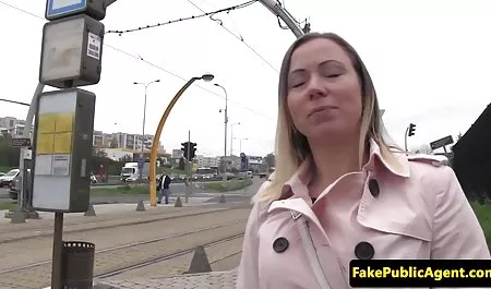 Sarışın ve yesilcamseksfilmleri büyük bir acımasız yapay penis üzerinde sekerek